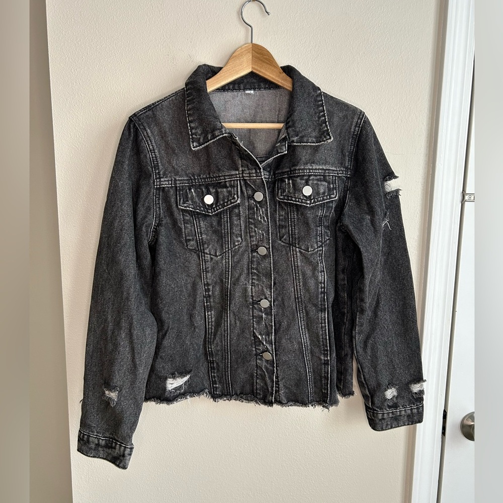 Classic Black Jean Denim Jacket Basic Long Sleeve Button Down Distressed Sz M - Picture 6 of 10
